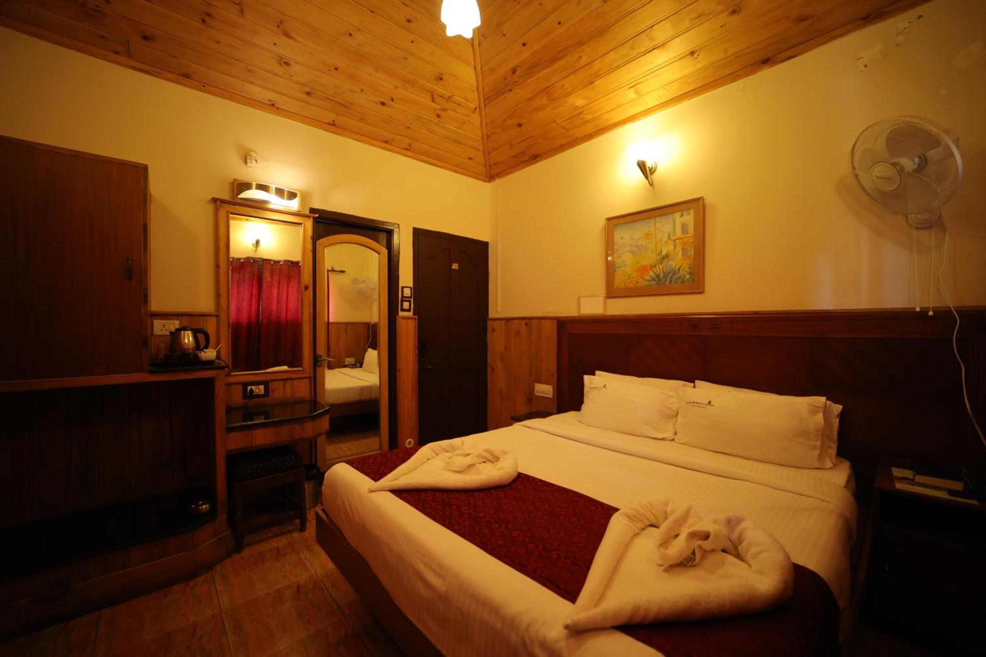 Pine Borough Inn 코다이카날 외부 사진