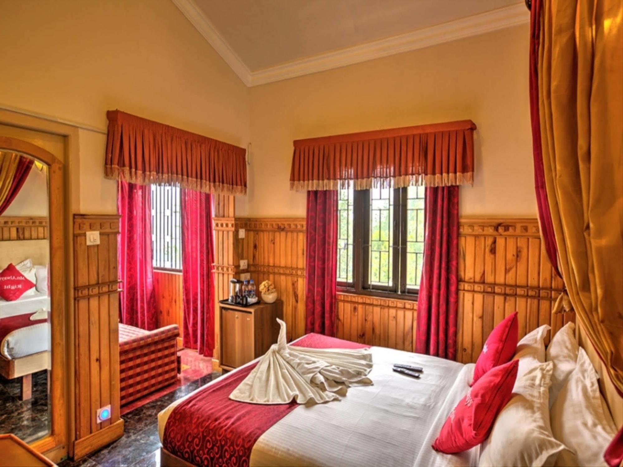 Pine Borough Inn 코다이카날 외부 사진
